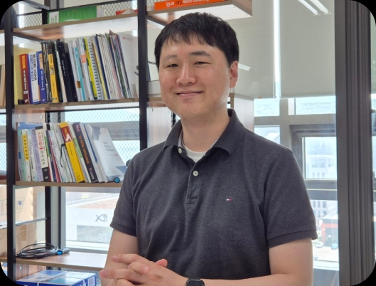 인터뷰 사진
